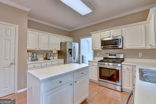 2172 Woodbriar Drive, Buford, GA 30518