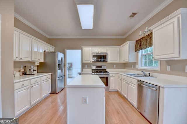 2172 Woodbriar Drive, Buford, GA 30518