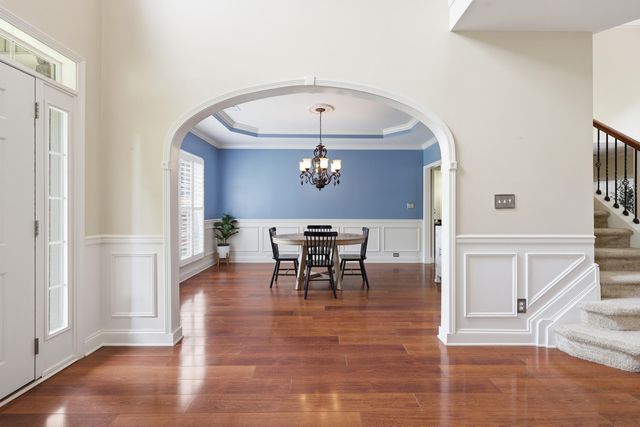 121 GLENEAGLES Way, Versailles, KY 40383