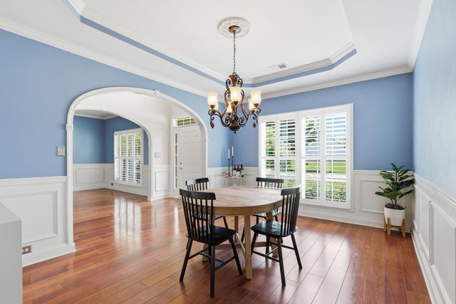 121 GLENEAGLES Way, Versailles, KY 40383
