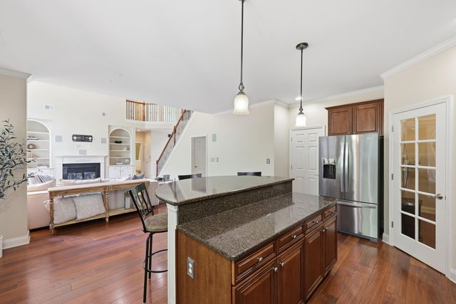 121 GLENEAGLES Way, Versailles, KY 40383
