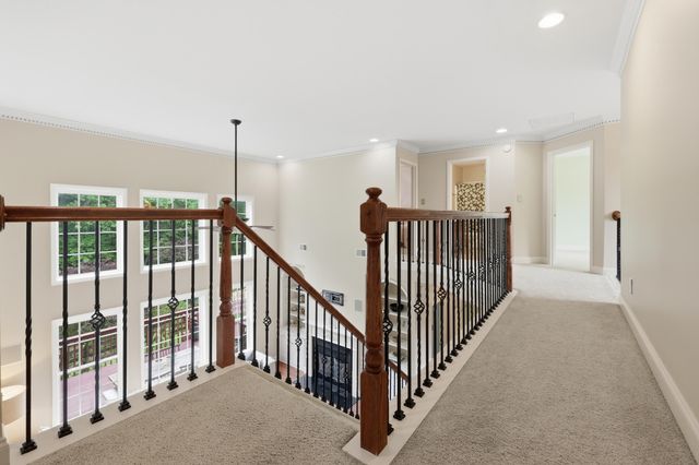 121 GLENEAGLES Way, Versailles, KY 40383