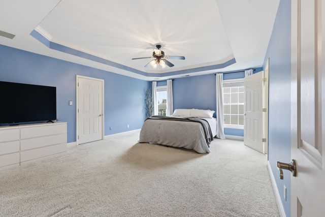 121 GLENEAGLES Way, Versailles, KY 40383