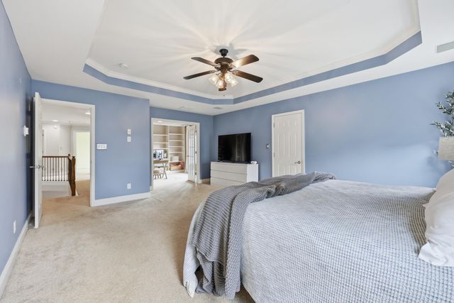 121 GLENEAGLES Way, Versailles, KY 40383