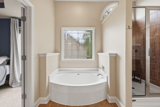 121 GLENEAGLES Way, Versailles, KY 40383