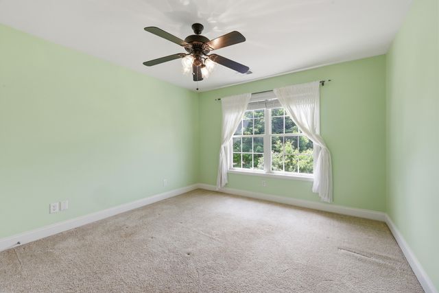 121 GLENEAGLES Way, Versailles, KY 40383