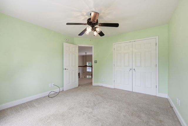 121 GLENEAGLES Way, Versailles, KY 40383