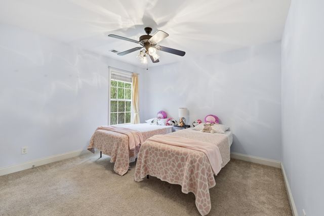 121 GLENEAGLES Way, Versailles, KY 40383