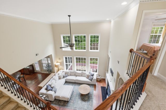 121 GLENEAGLES Way, Versailles, KY 40383