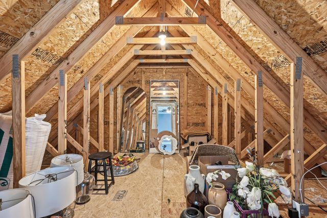 121 GLENEAGLES Way, Versailles, KY 40383