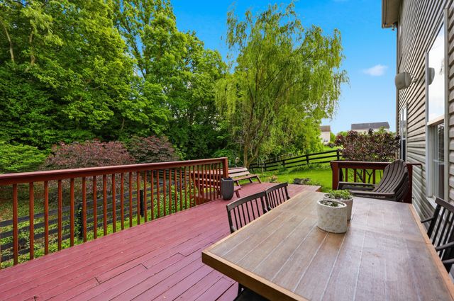 121 GLENEAGLES Way, Versailles, KY 40383