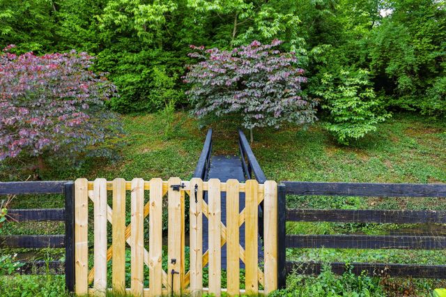 121 GLENEAGLES Way, Versailles, KY 40383
