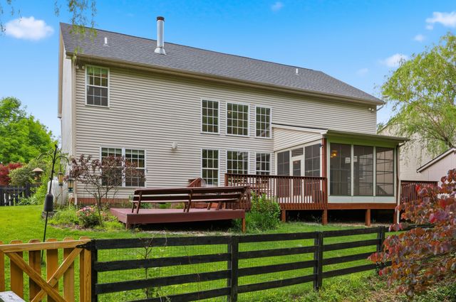 121 GLENEAGLES Way, Versailles, KY 40383