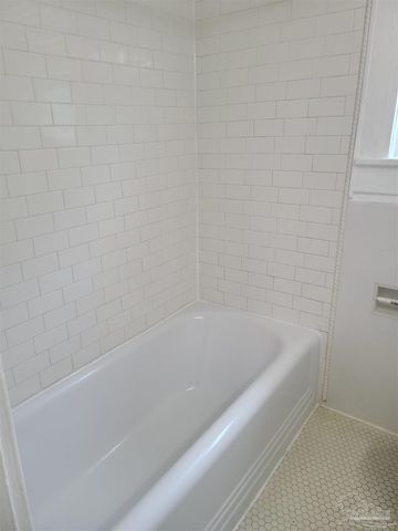 504 N Spring St A, Pensacola, FL 32501