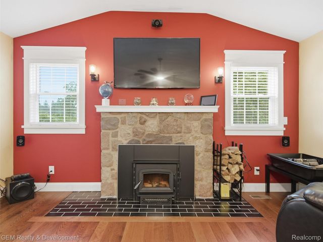 1301 Porter Road, White Lake Charter Township, MI 48383