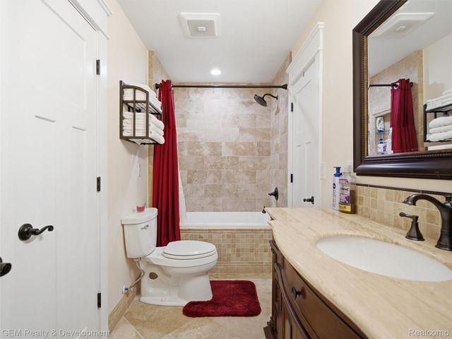 1301 Porter Road, White Lake Charter Township, MI 48383