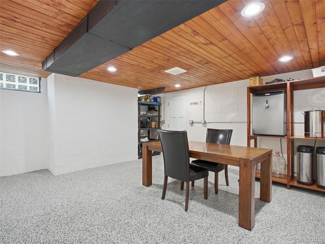 1301 Porter Road, White Lake Charter Township, MI 48383