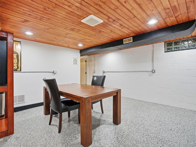 1301 Porter Road, White Lake Charter Township, MI 48383