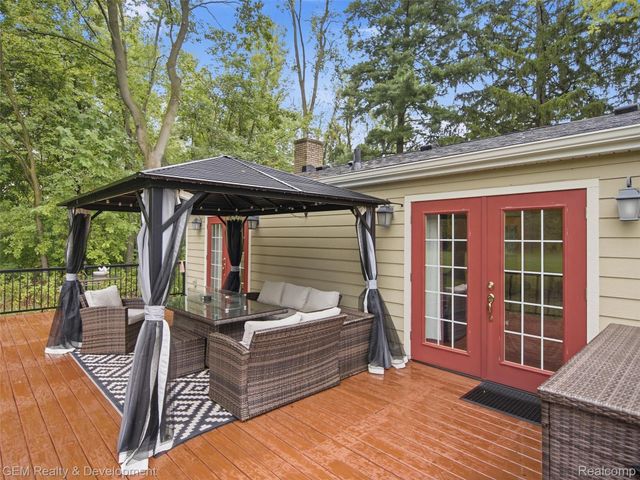 1301 Porter Road, White Lake Charter Township, MI 48383