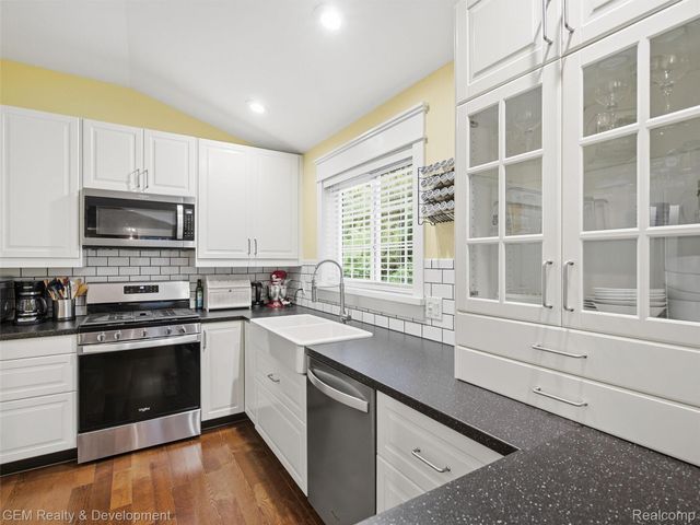 1301 Porter Road, White Lake Charter Township, MI 48383