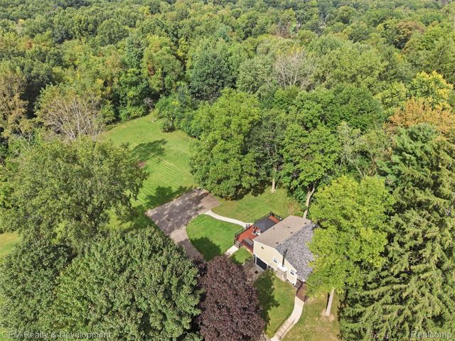 1301 Porter Road, White Lake Charter Township, MI 48383