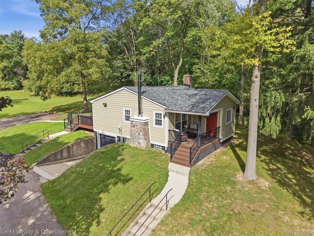 1301 Porter Road, White Lake Charter Township, MI 48383