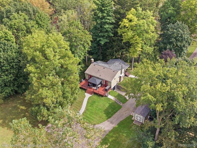 1301 Porter Road, White Lake Charter Township, MI 48383
