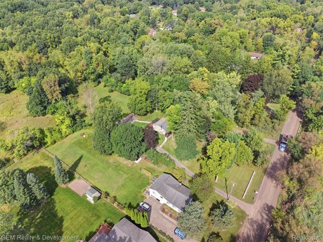 1301 Porter Road, White Lake Charter Township, MI 48383