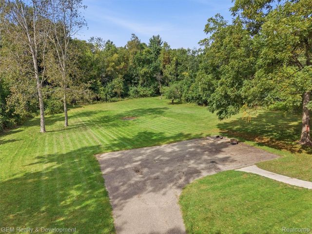 1301 Porter Road, White Lake Charter Township, MI 48383