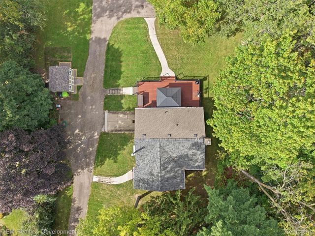 1301 Porter Road, White Lake Charter Township, MI 48383