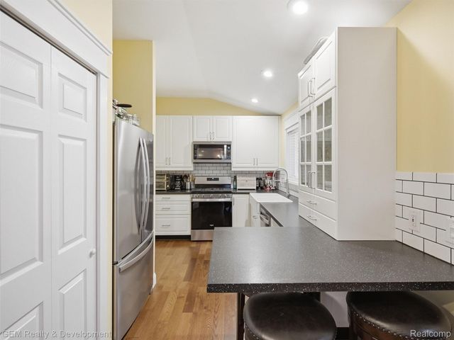 1301 Porter Road, White Lake Charter Township, MI 48383