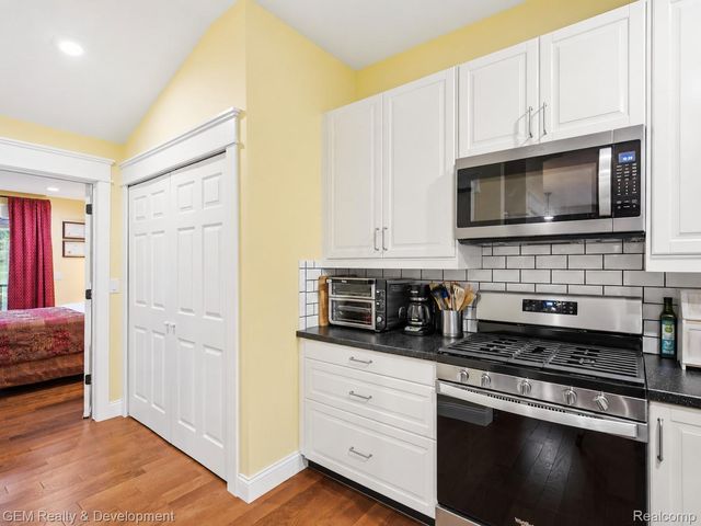 1301 Porter Road, White Lake Charter Township, MI 48383