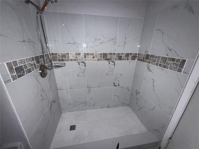 4220 SW 71st Way, Davie, FL 33314