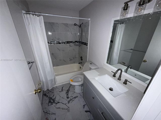 4220 SW 71st Way, Davie, FL 33314