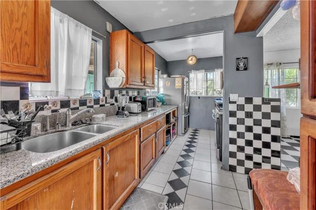 1208 E 3rd, Santa Ana, CA 92701
