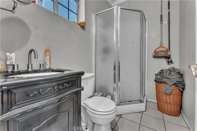 1208 E 3rd, Santa Ana, CA 92701
