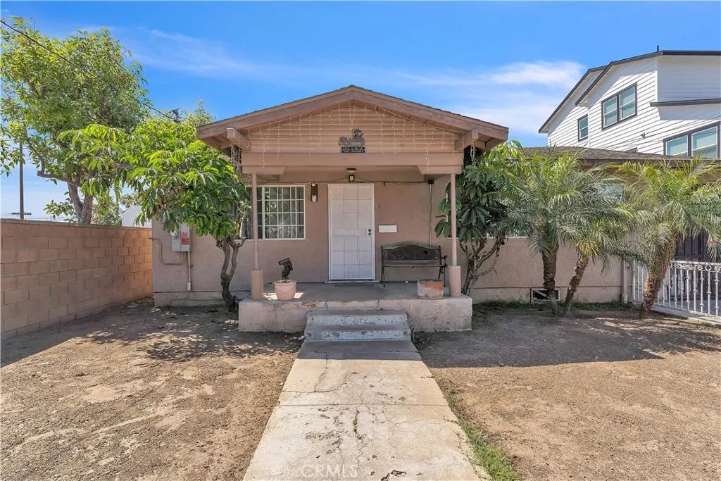 1208 E 3rd, Santa Ana, CA 92701