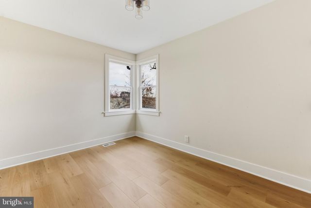 550 CHEWS LANDING RD, Sicklerville, NJ 08081