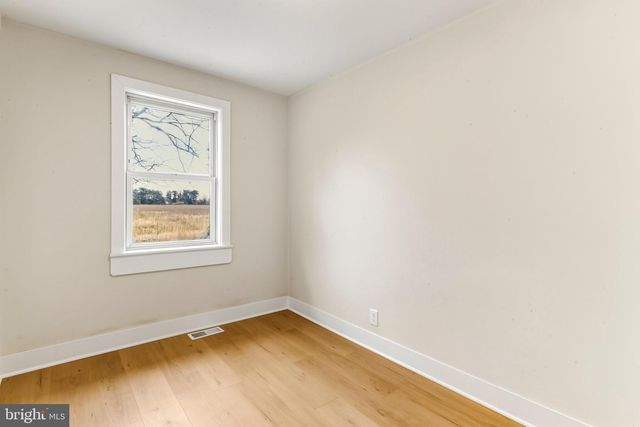 550 CHEWS LANDING RD, Sicklerville, NJ 08081