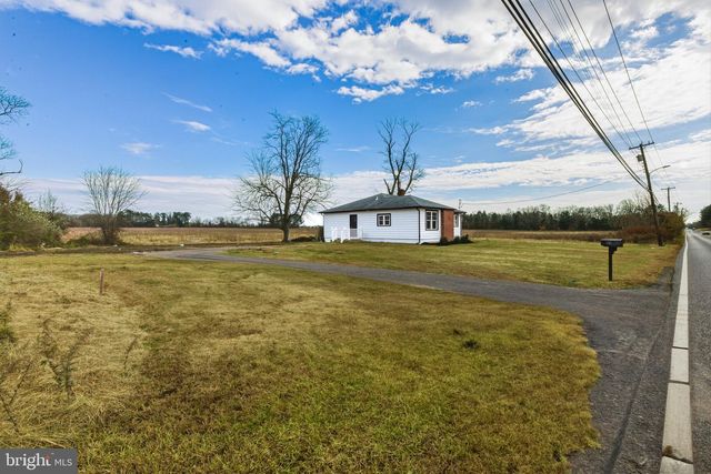 550 CHEWS LANDING RD, Sicklerville, NJ 08081