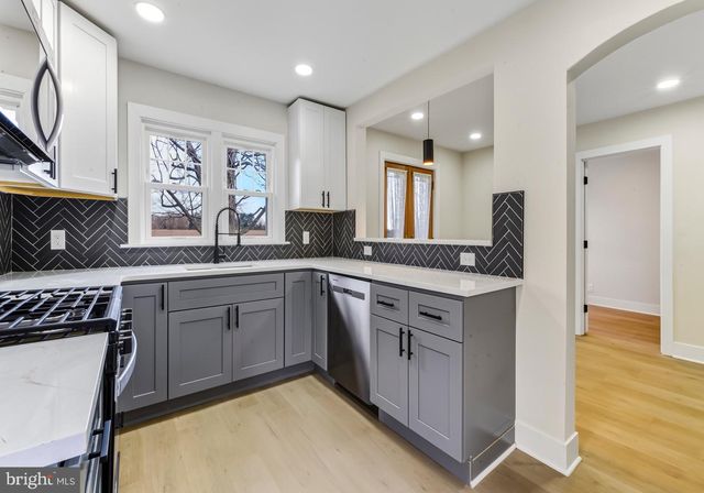 550 CHEWS LANDING RD, Sicklerville, NJ 08081