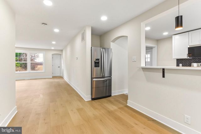 550 CHEWS LANDING RD, Sicklerville, NJ 08081