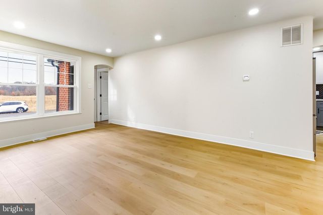 550 CHEWS LANDING RD, Sicklerville, NJ 08081