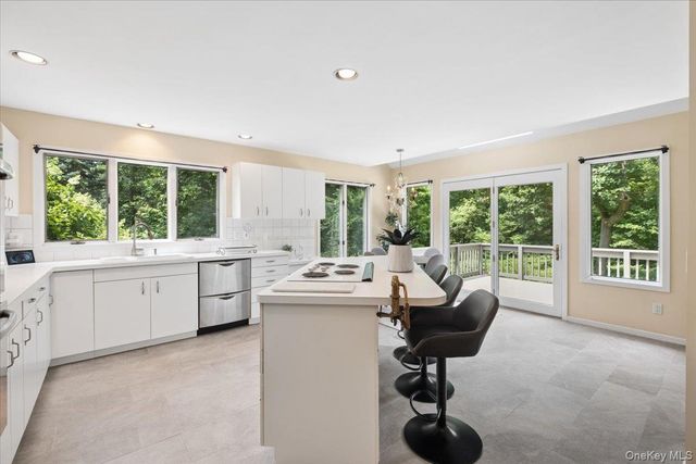 163 Mount Airy Road S, Croton-on-hudson, NY 10520