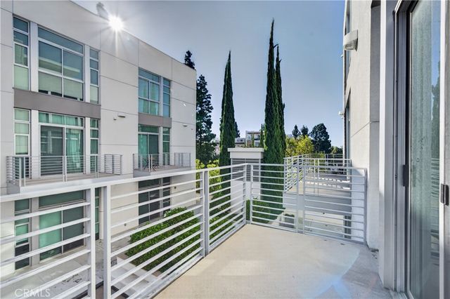 238 S Arroyo, Pasadena, CA 91105