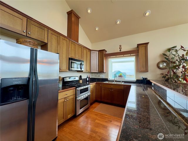 1472 Trade Wind Avenue SW, Ocean Shores, WA 98569
