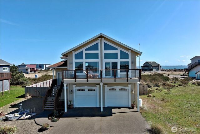 1472 Trade Wind Avenue SW, Ocean Shores, WA 98569