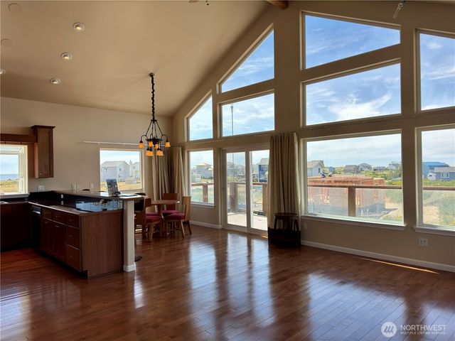 1472 Trade Wind Avenue SW, Ocean Shores, WA 98569