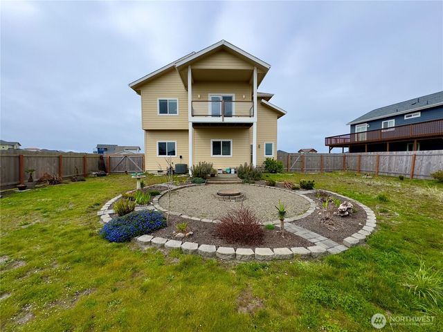 1472 Trade Wind Avenue SW, Ocean Shores, WA 98569