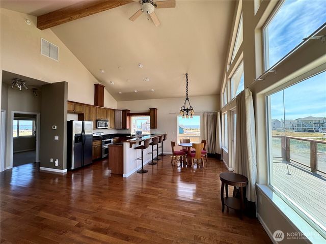 1472 Trade Wind Avenue SW, Ocean Shores, WA 98569